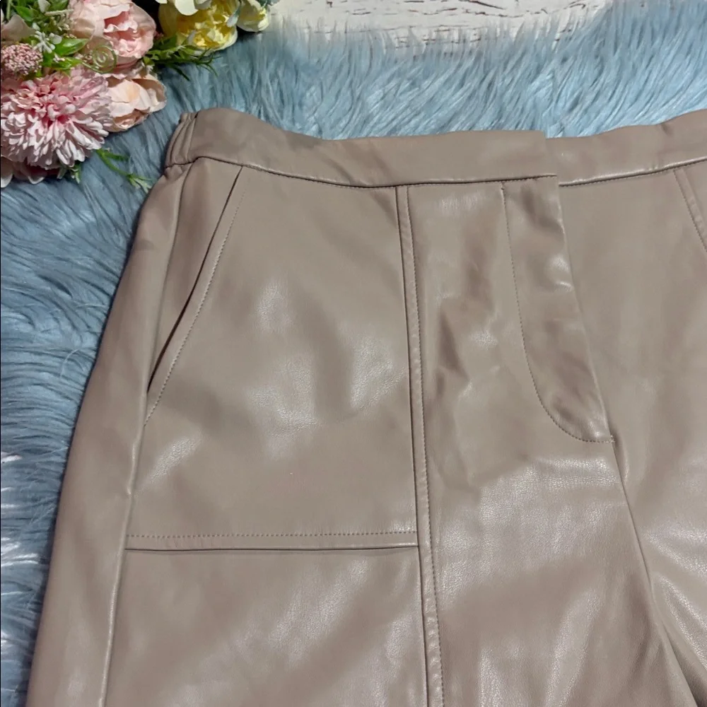 Halogen High Waist Suede Blend Cream Shorts sz M